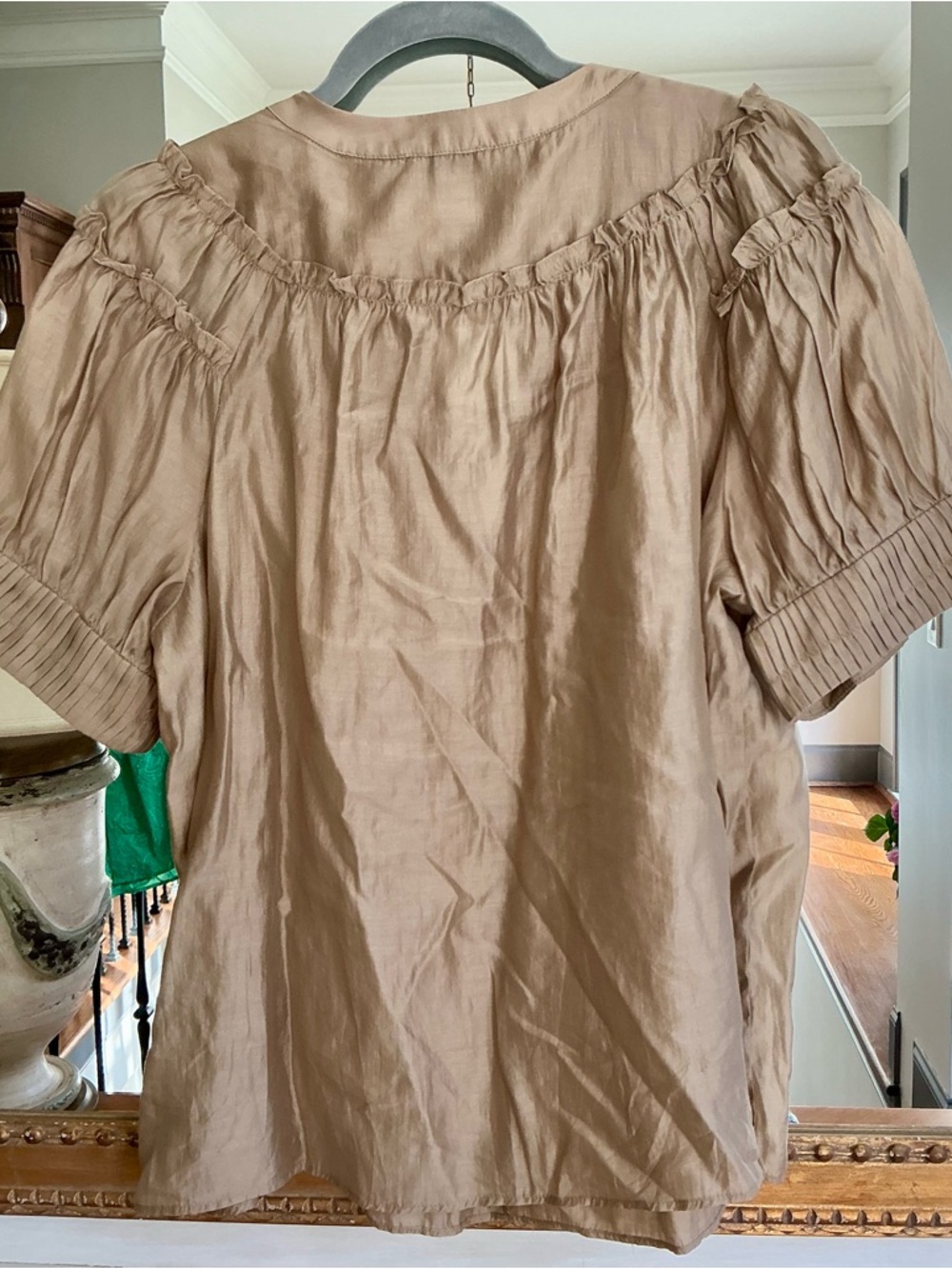 Current Air Super Cite Puff-Sleeve Linen Blouse in Taupe